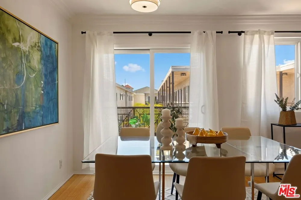2721 2nd Street #205 Santa Monica, CA 90405