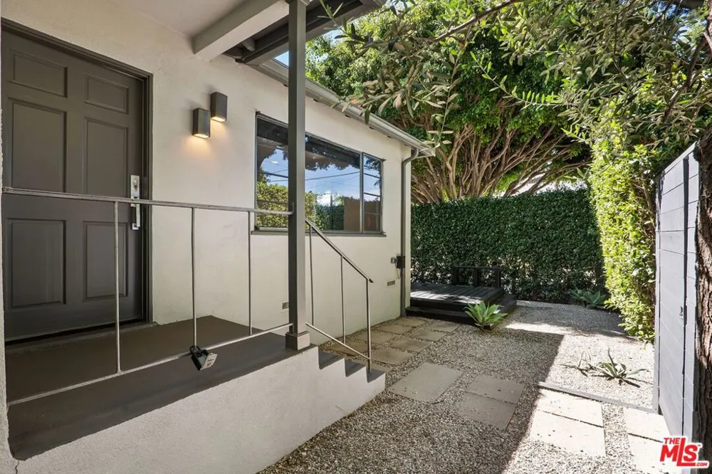 502 Strand Street Santa Monica, CA 90405