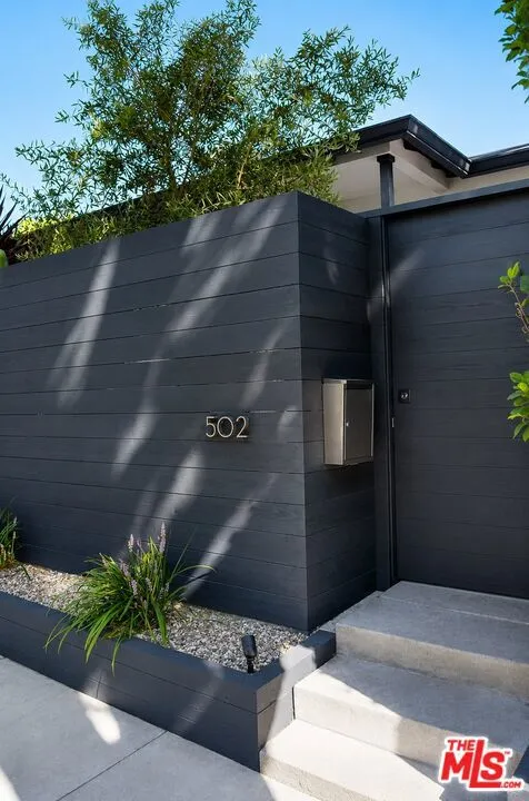 502 Strand Street Santa Monica, CA 90405