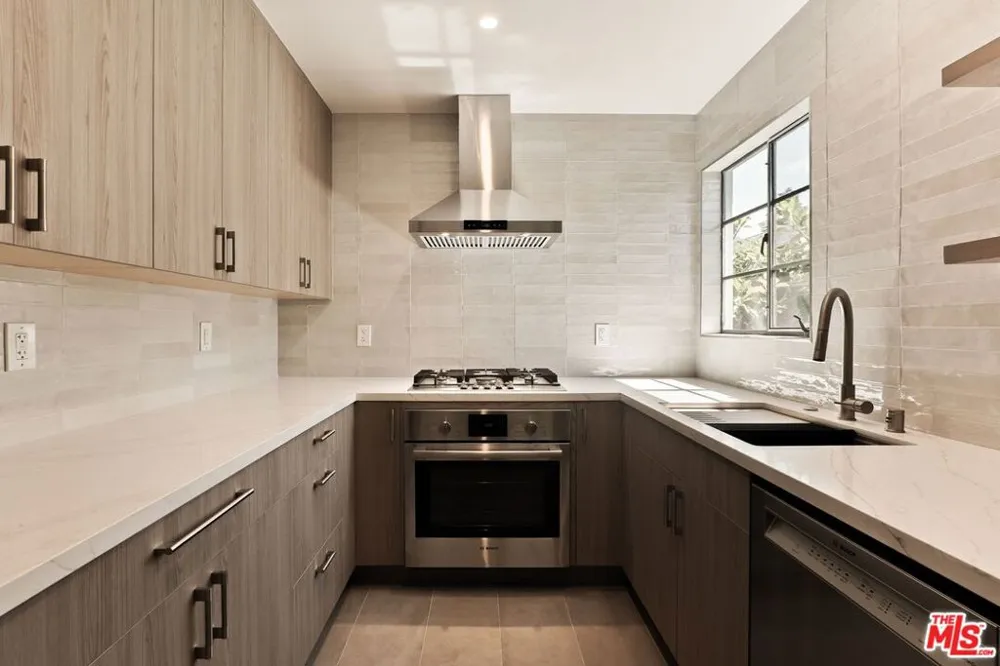 502 Strand Street Santa Monica, CA 90405