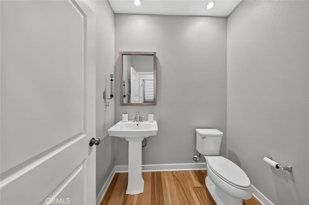 553 W Foothill Boulevard #130 Glendora, CA 91741
