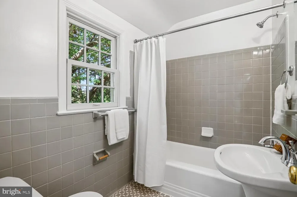 4622 WOODFIELD ROAD Bethesda, MD 20814