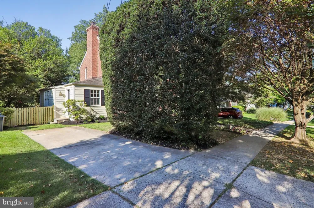 4622 WOODFIELD ROAD Bethesda, MD 20814