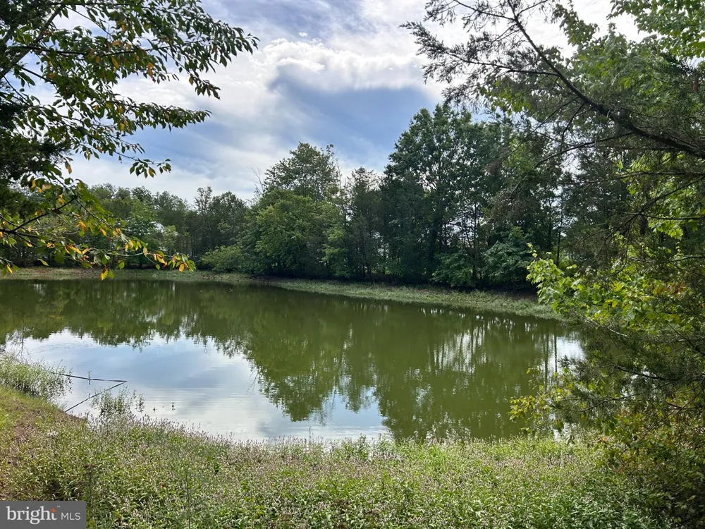 1938 FREIER ROAD Quakertown, PA 18951