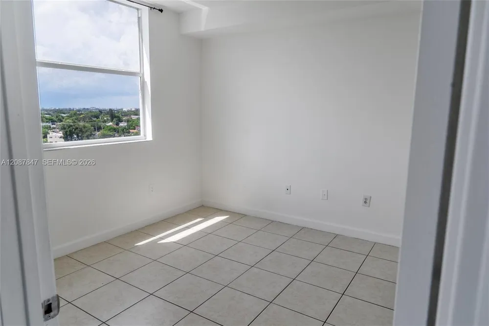 1 Glen Royal Pkwy #809 Miami, FL 33125