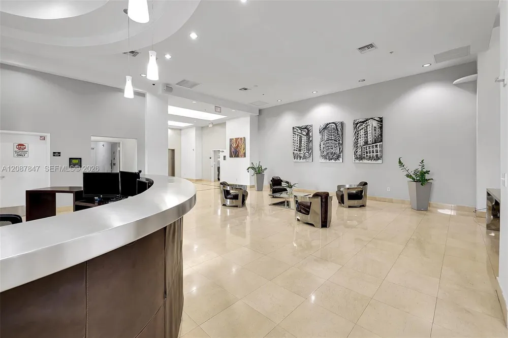 1 Glen Royal Pkwy #809 Miami, FL 33125
