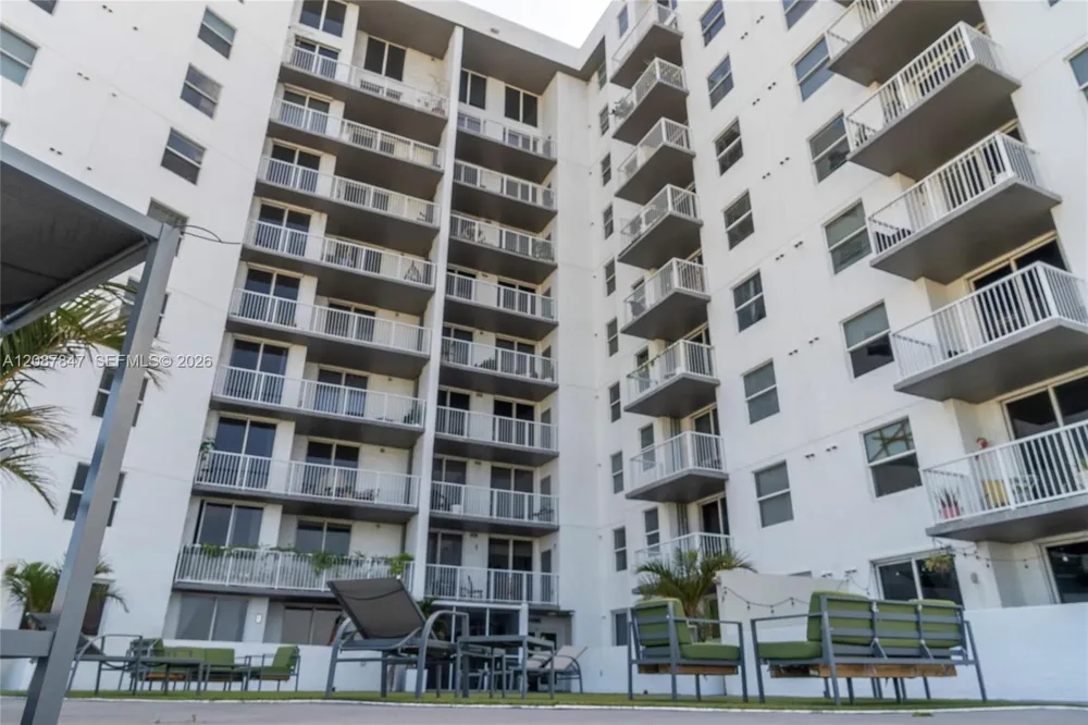 1 Glen Royal Pkwy #809 Miami, FL 33125
