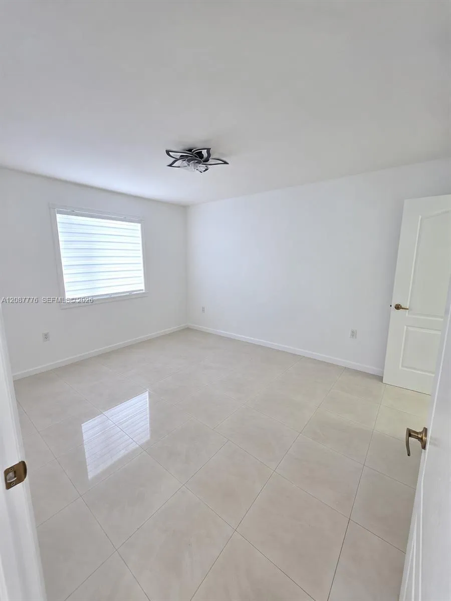 4691 NW 9th St #204 Miami, FL 33126