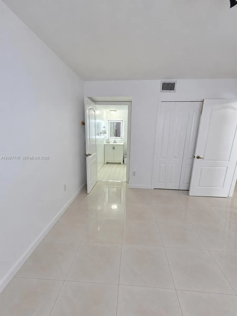 4691 NW 9th St #204 Miami, FL 33126