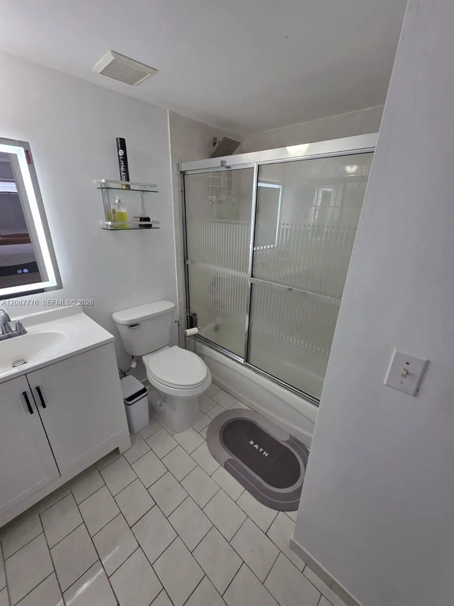 4691 NW 9th St #204 Miami, FL 33126