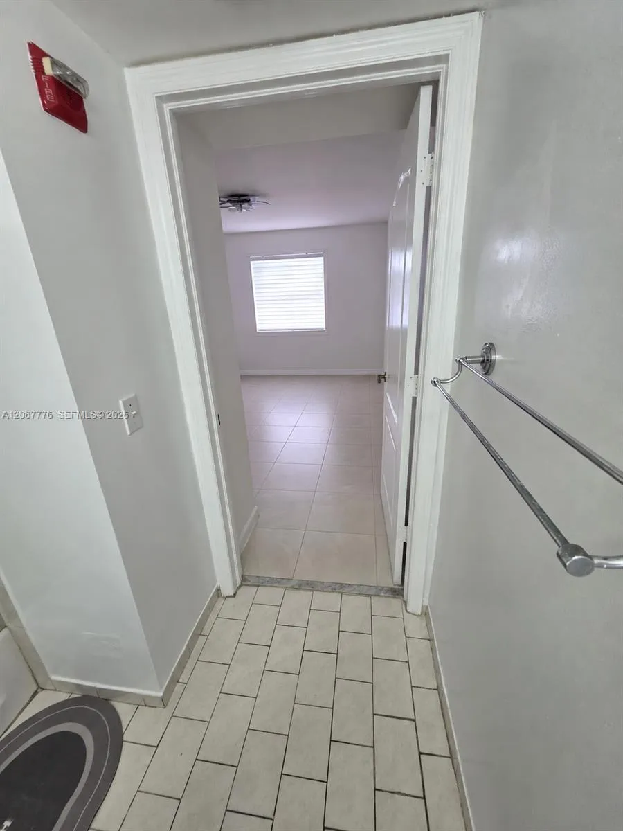 4691 NW 9th St #204 Miami, FL 33126