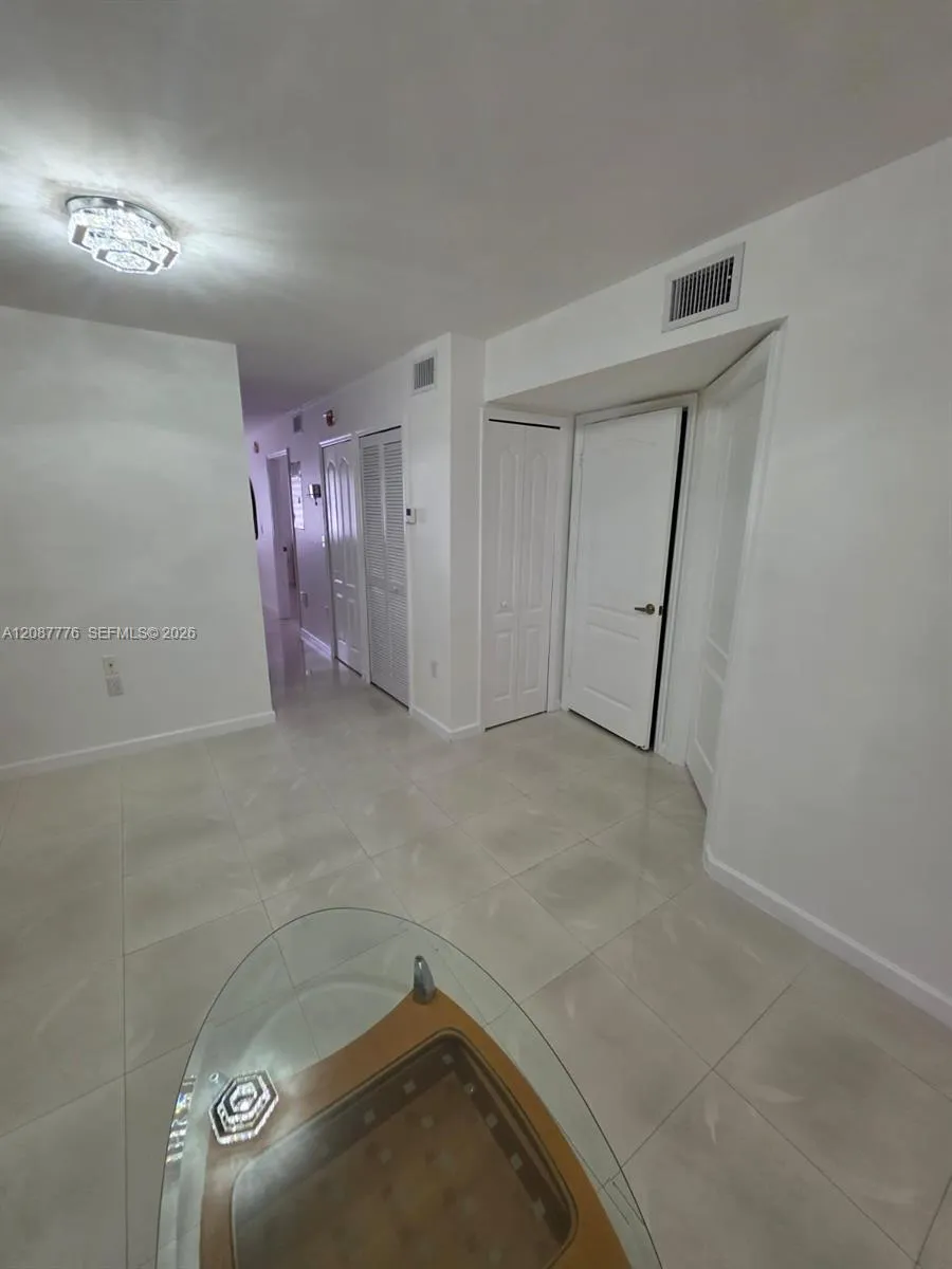4691 NW 9th St #204 Miami, FL 33126