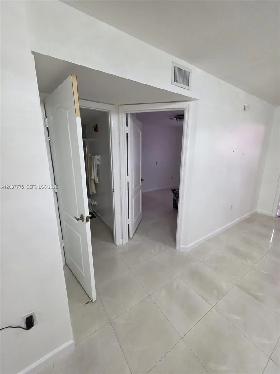 4691 NW 9th St #204 Miami, FL 33126