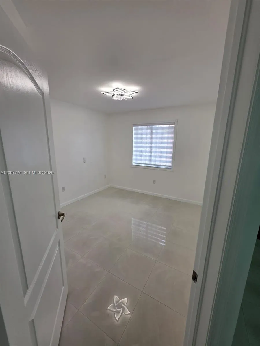 4691 NW 9th St #204 Miami, FL 33126