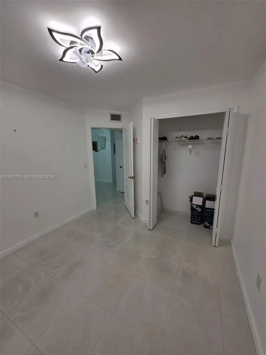 4691 NW 9th St #204 Miami, FL 33126