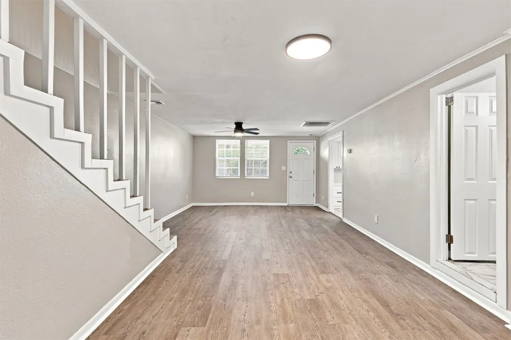 207 Date Avenue Broken Arrow, OK 74012