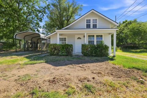 207 Date Avenue