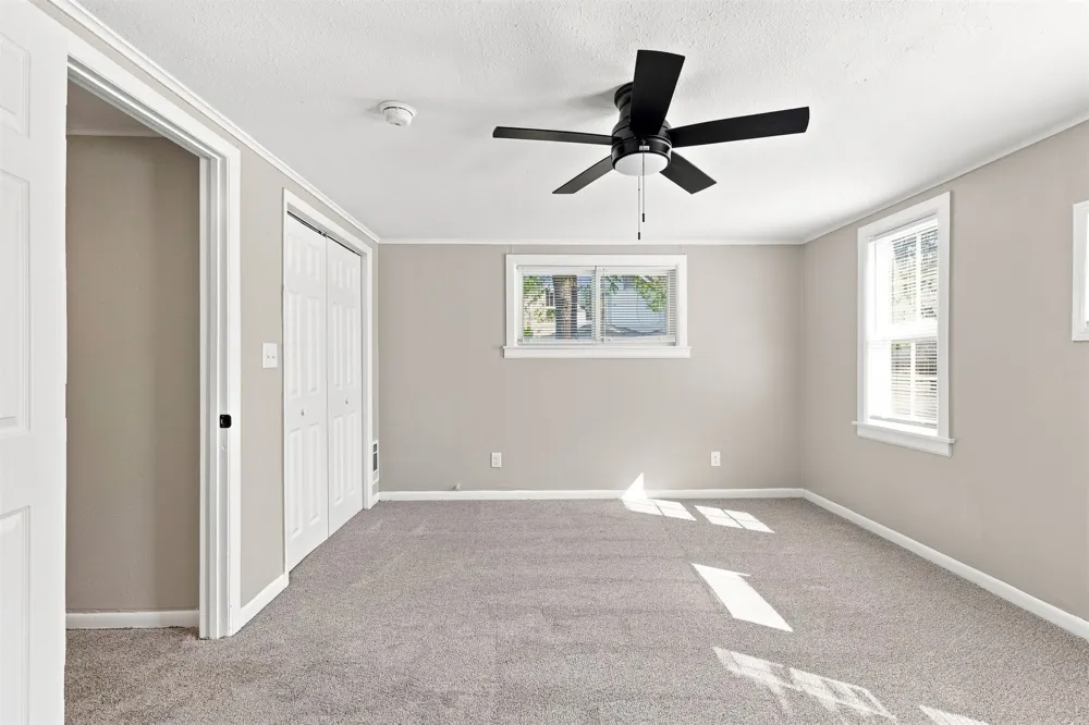 207 Date Avenue Broken Arrow, OK 74012