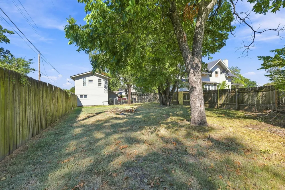207 Date Avenue Broken Arrow, OK 74012