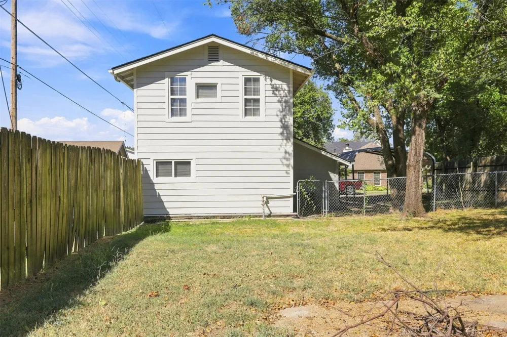 207 Date Avenue Broken Arrow, OK 74012