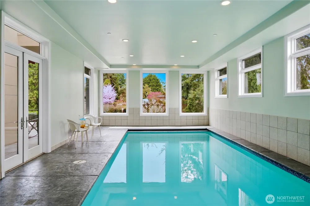 2 Crescent Key SE Bellevue, WA 98006