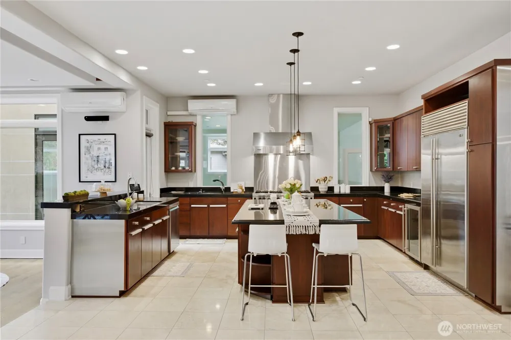 2 Crescent Key SE Bellevue, WA 98006