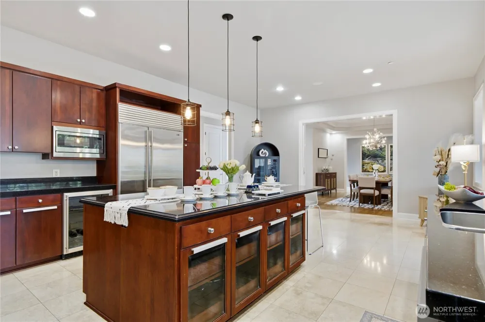 2 Crescent Key SE Bellevue, WA 98006