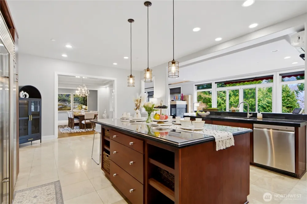 2 Crescent Key SE Bellevue, WA 98006