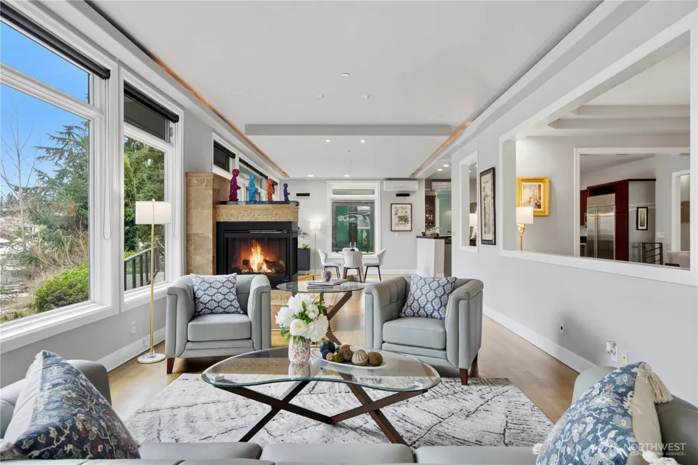 2 Crescent Key SE Bellevue, WA 98006