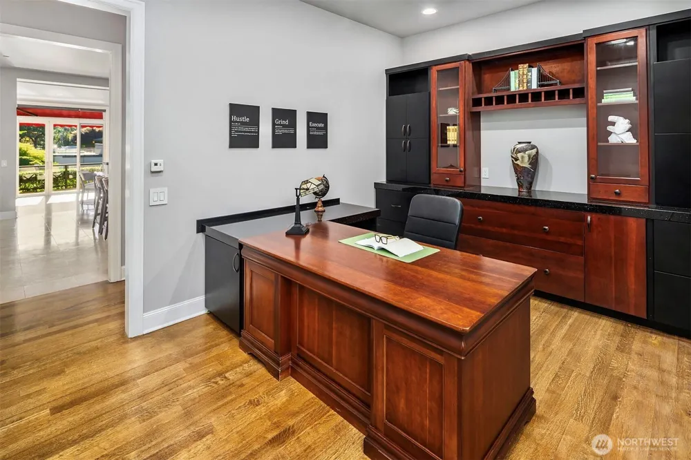 2 Crescent Key SE Bellevue, WA 98006