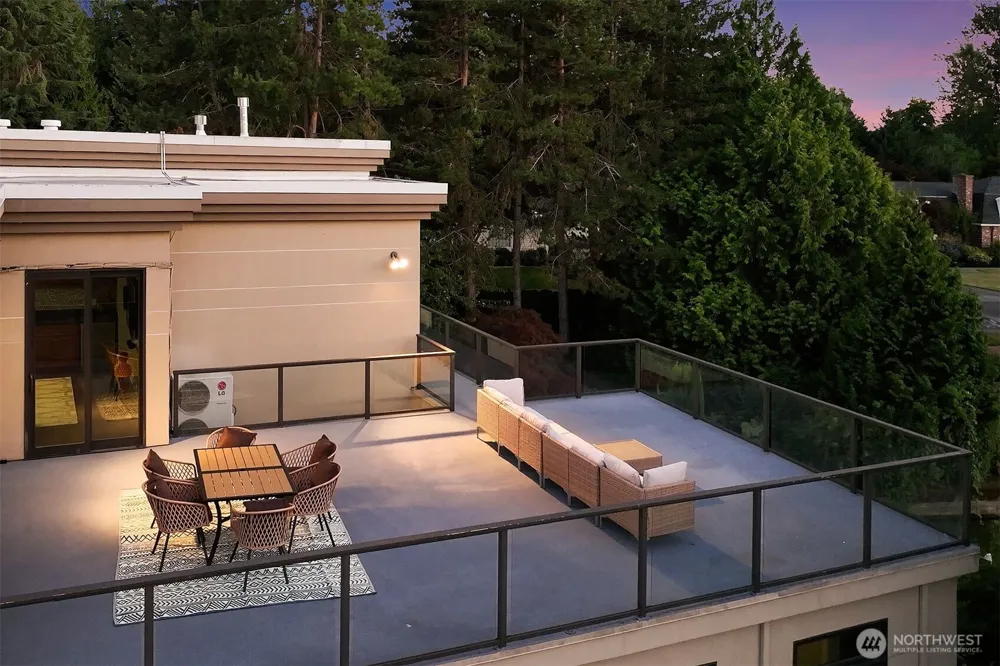 2 Crescent Key SE Bellevue, WA 98006