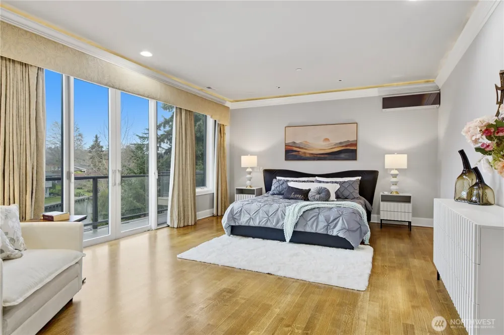 2 Crescent Key SE Bellevue, WA 98006