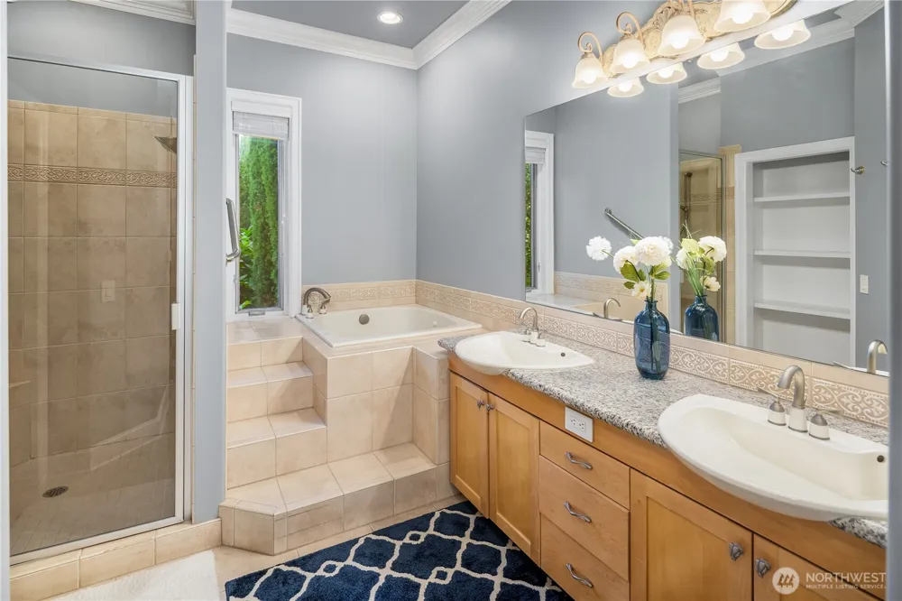 2 Crescent Key SE Bellevue, WA 98006
