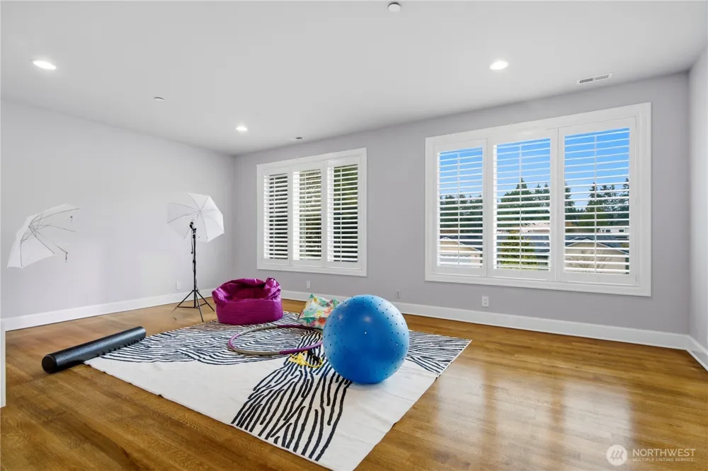 2 Crescent Key SE Bellevue, WA 98006