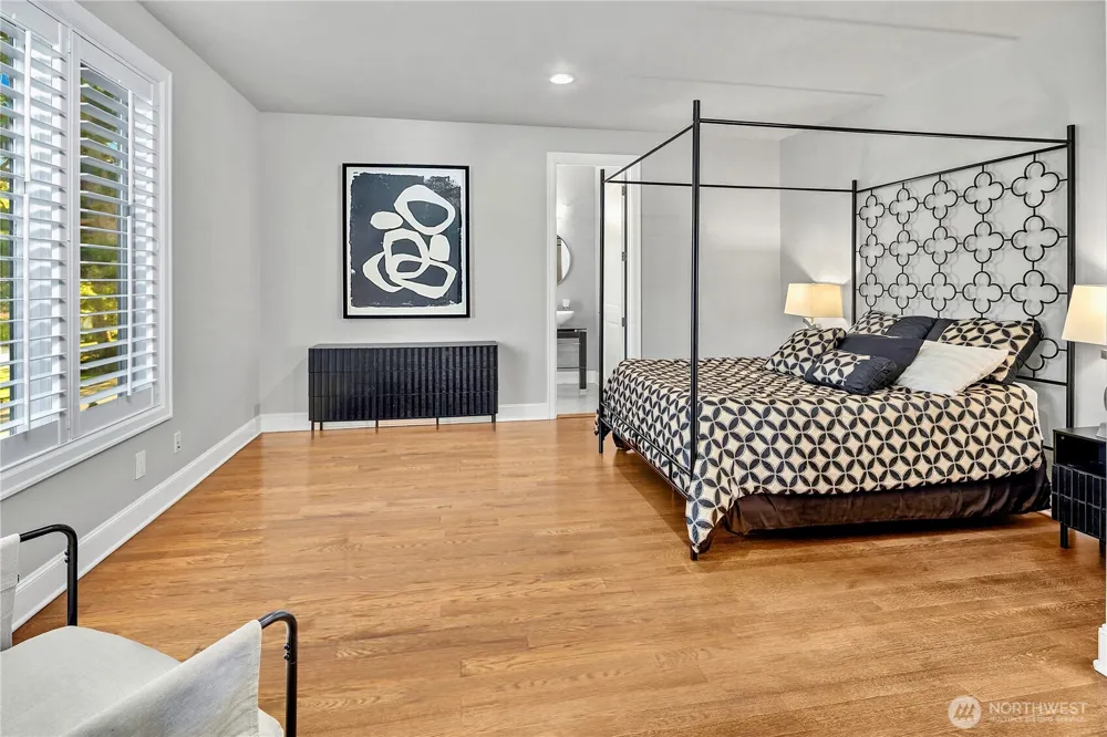 2 Crescent Key SE Bellevue, WA 98006