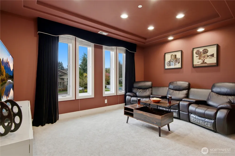2 Crescent Key SE Bellevue, WA 98006
