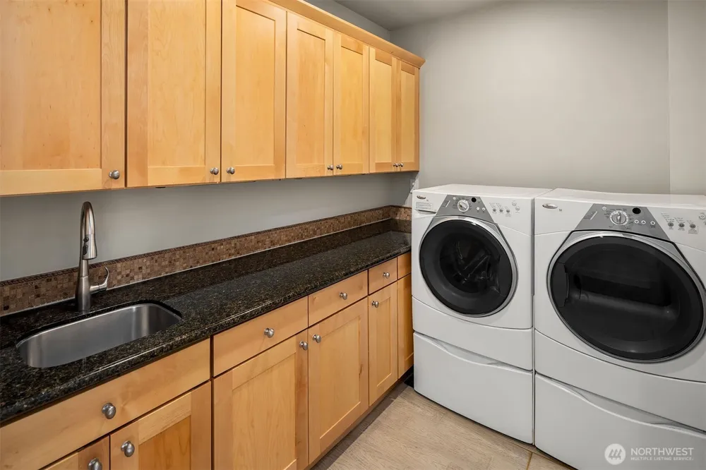2 Crescent Key SE Bellevue, WA 98006