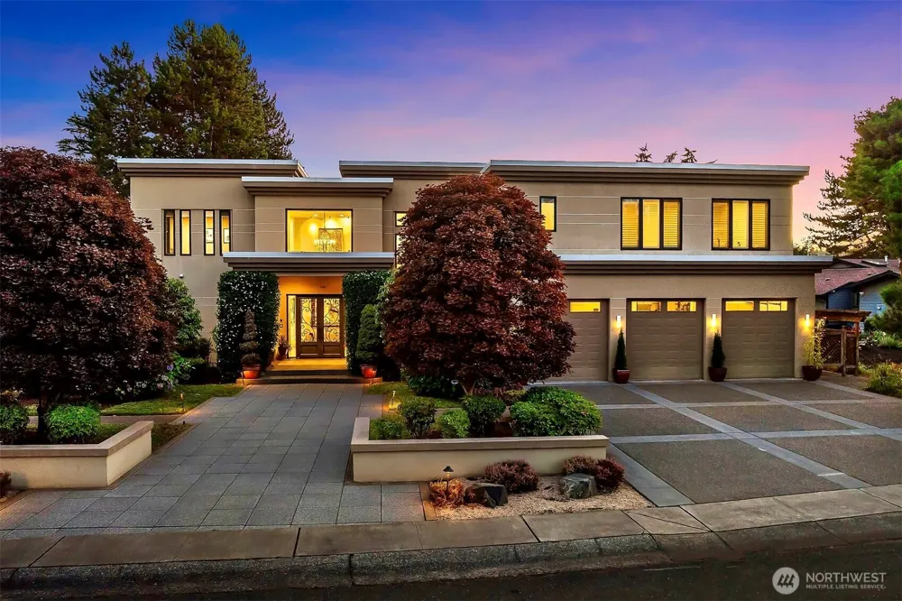 2 Crescent Key SE Bellevue, WA 98006
