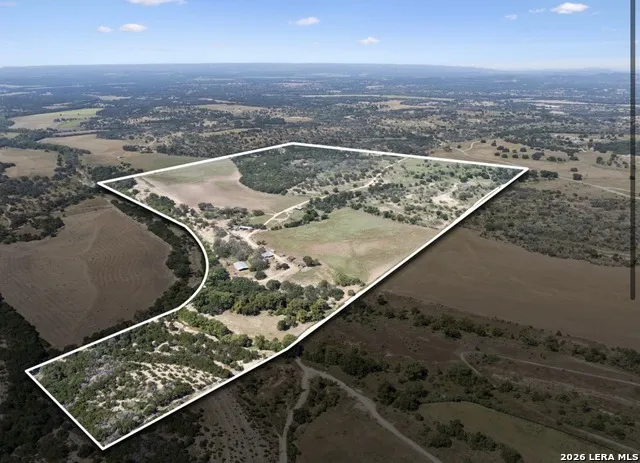 149 BLOODHOUND TRL Sisterdale, TX 78006