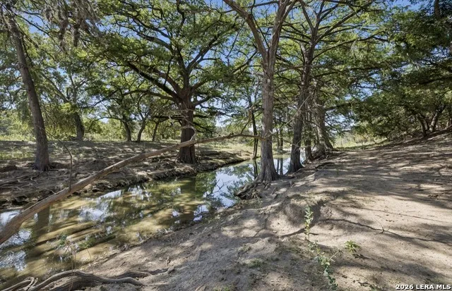 149 BLOODHOUND TRL Sisterdale, TX 78006