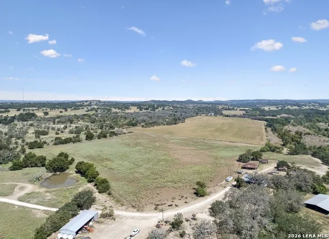 149 BLOODHOUND TRL Sisterdale, TX 78006