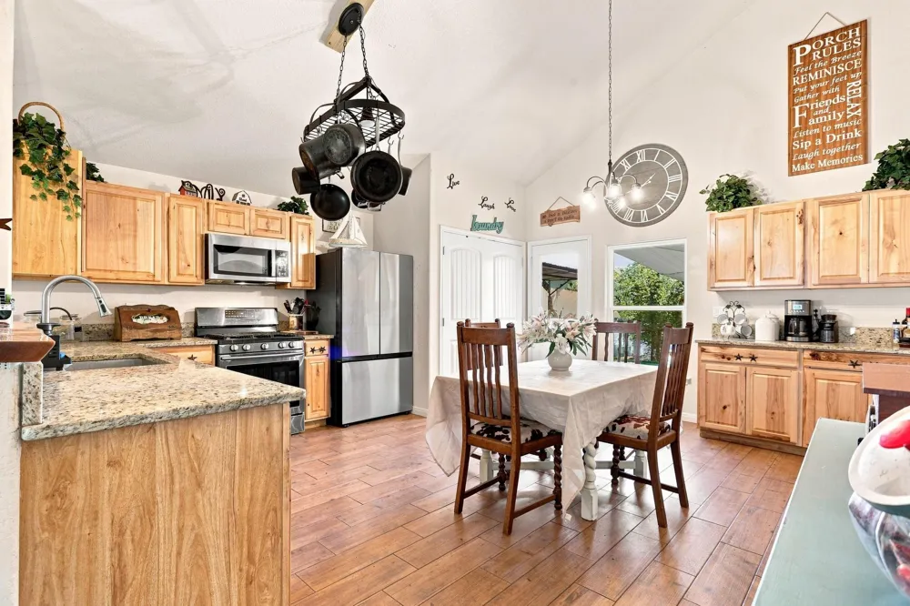 1463 Ramble Hills Canyon Lake, TX 78133
