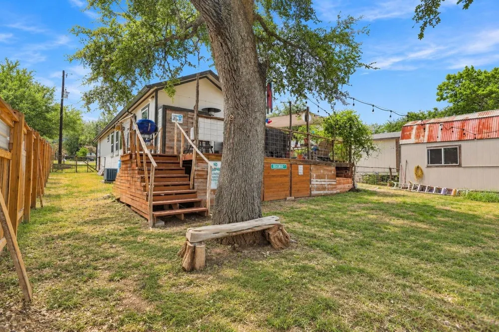 1463 Ramble Hills Canyon Lake, TX 78133