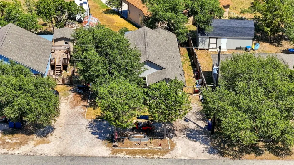 1463 Ramble Hills Canyon Lake, TX 78133