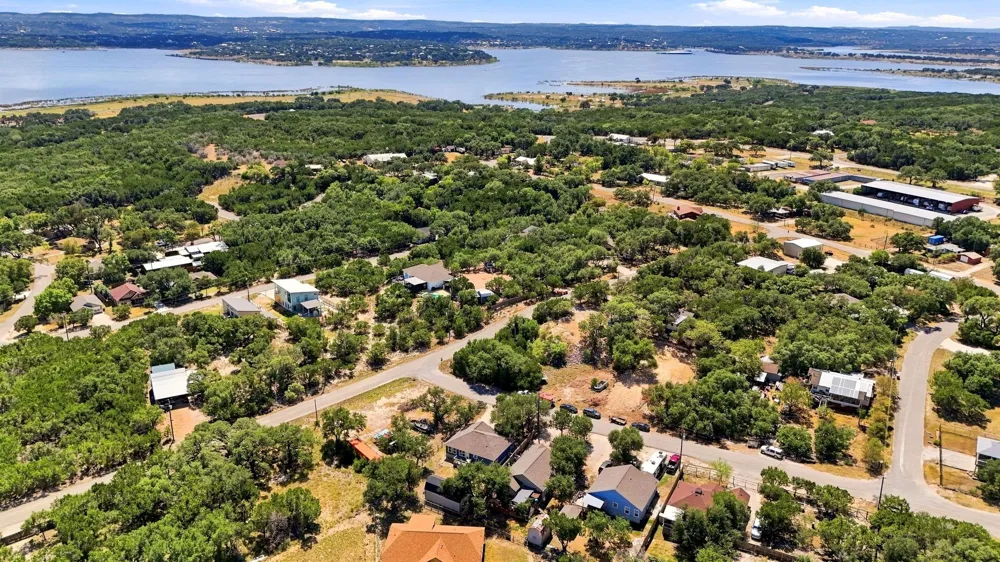 1463 Ramble Hills Canyon Lake, TX 78133