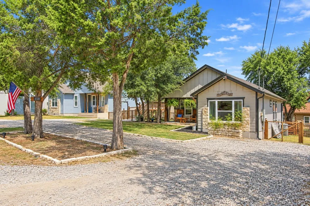 1463 Ramble Hills Canyon Lake, TX 78133