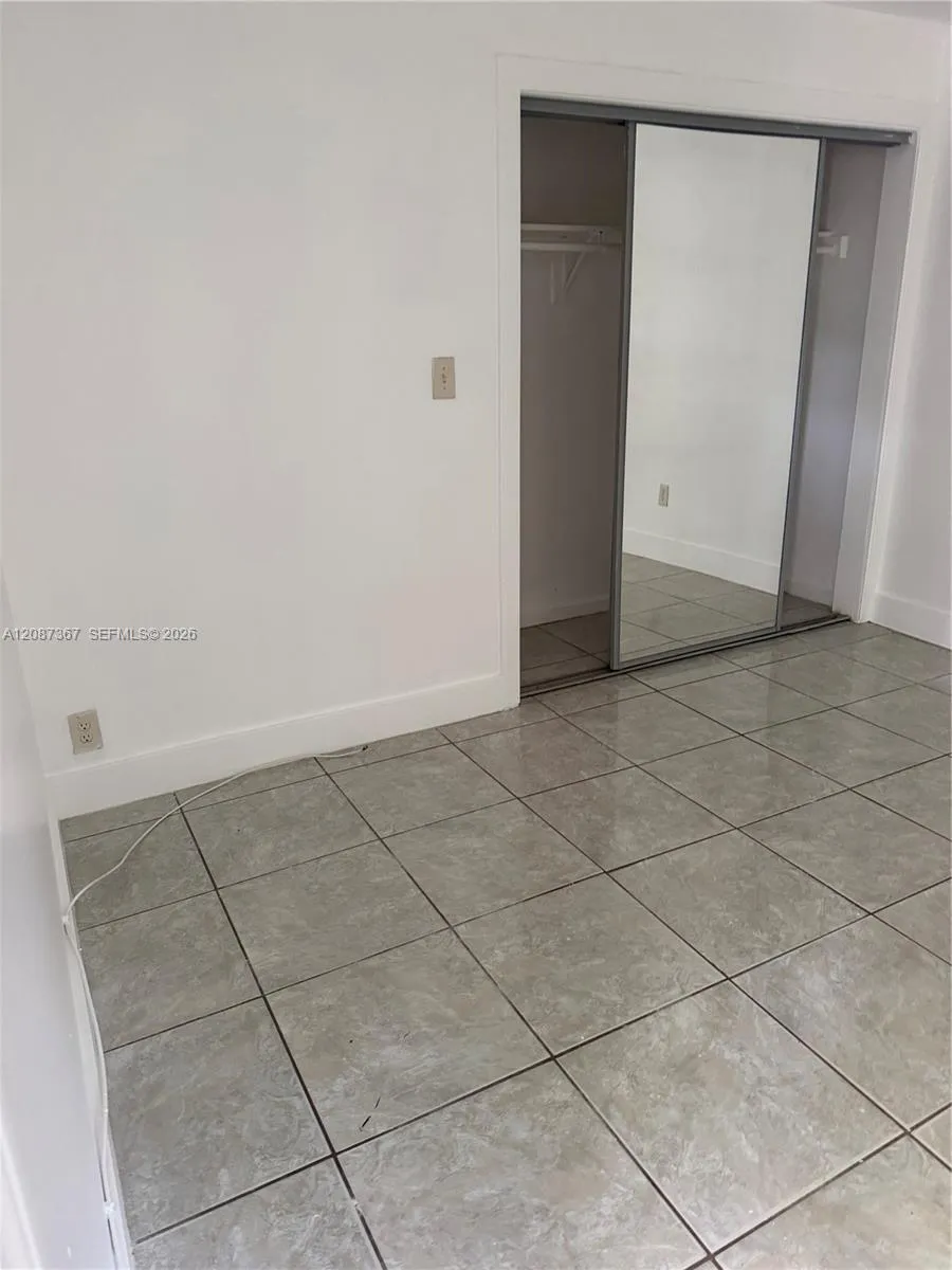 1150 NE 201st Ter #3 Miami, FL 33179
