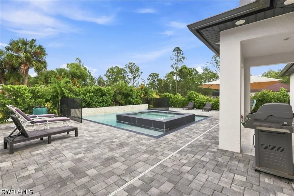41st Avenue NE Naples, FL 34120
