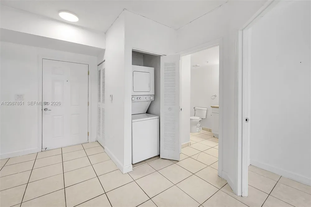 1 Glen Royal Pkwy #1010 Miami, FL 33125
