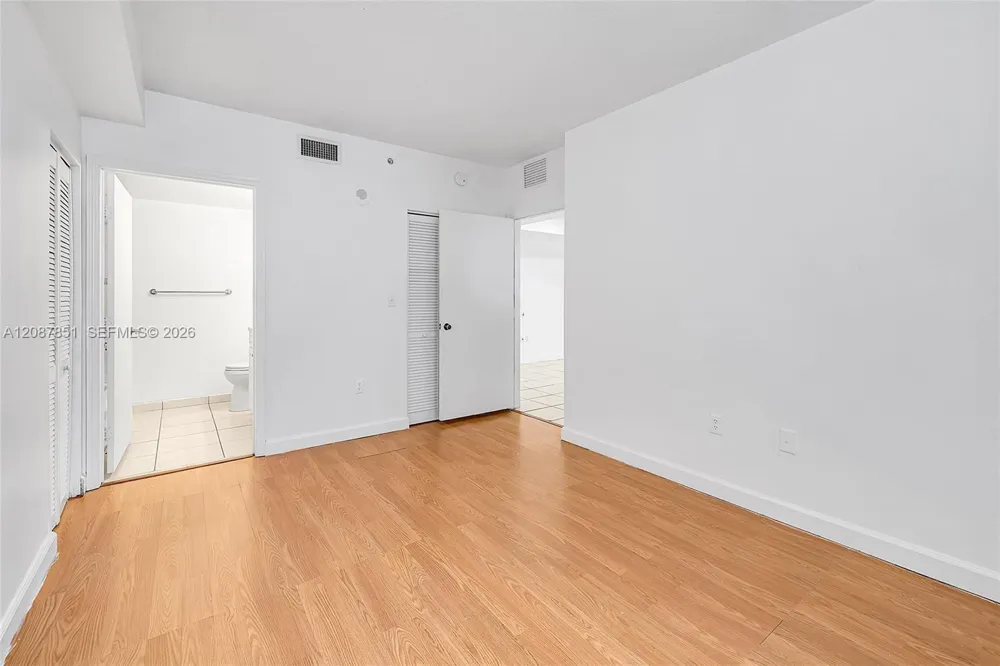 1 Glen Royal Pkwy #1010 Miami, FL 33125